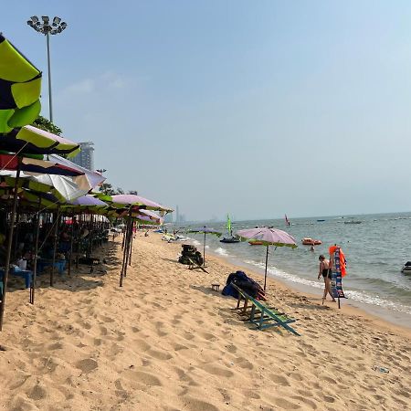 Yuri Guesthouse Jomtien Beach Exterior photo