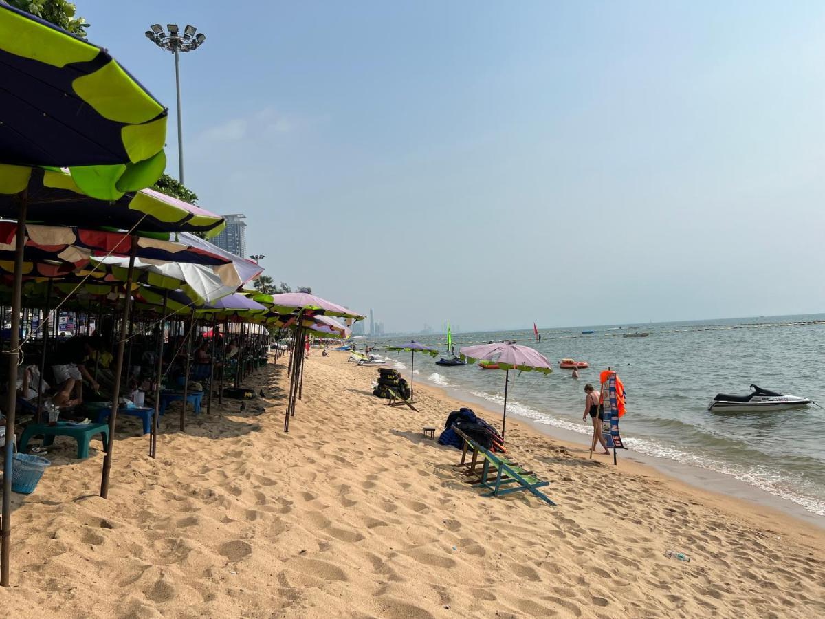Yuri Guesthouse Jomtien Beach Exterior photo